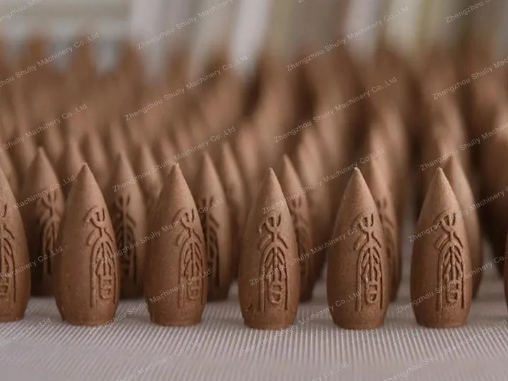 cônes d'encens avec des motifs spéciaux